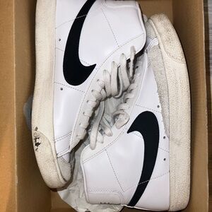 Nike Blazer Mid ‘77 White and Black